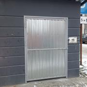 Дверь в мусорокамеру